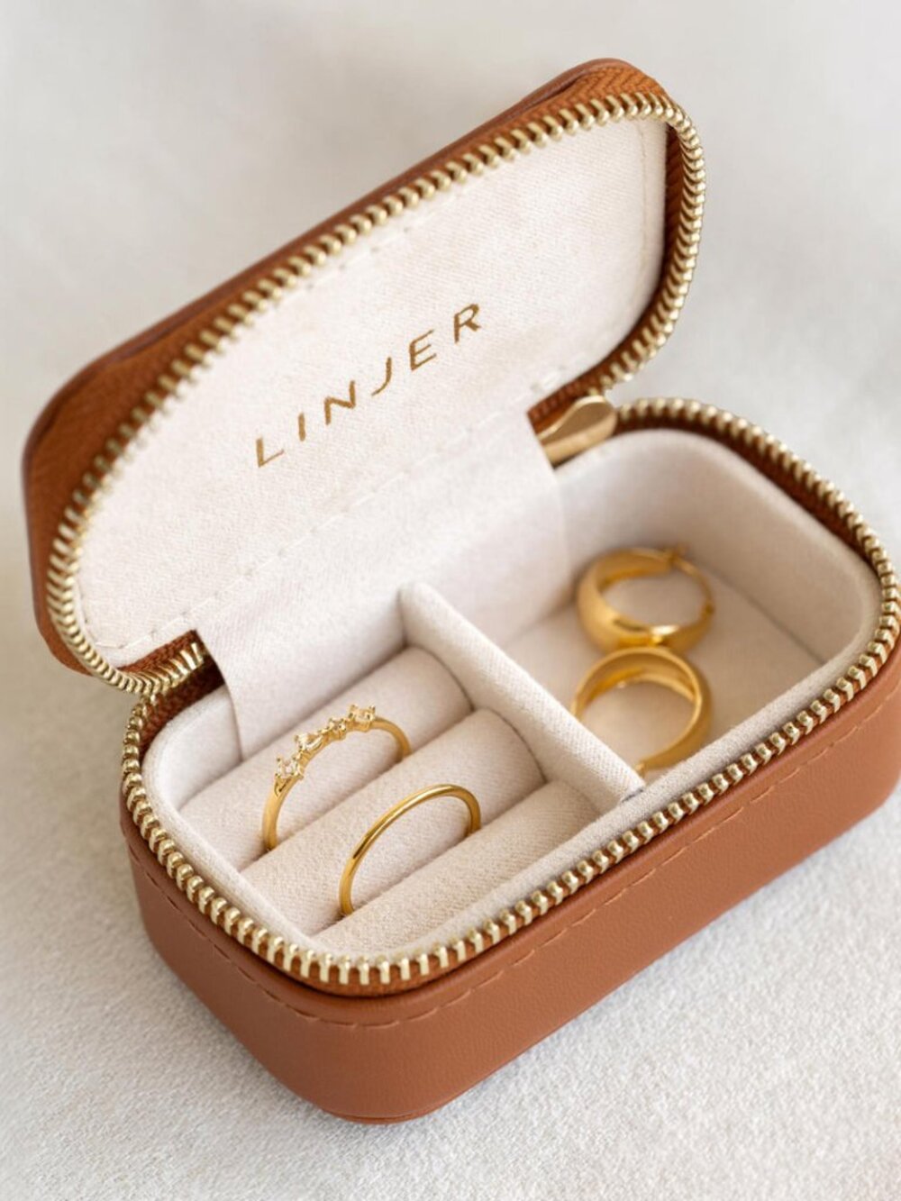 Linjer Mini Travel Jewelry Case - Cognac
